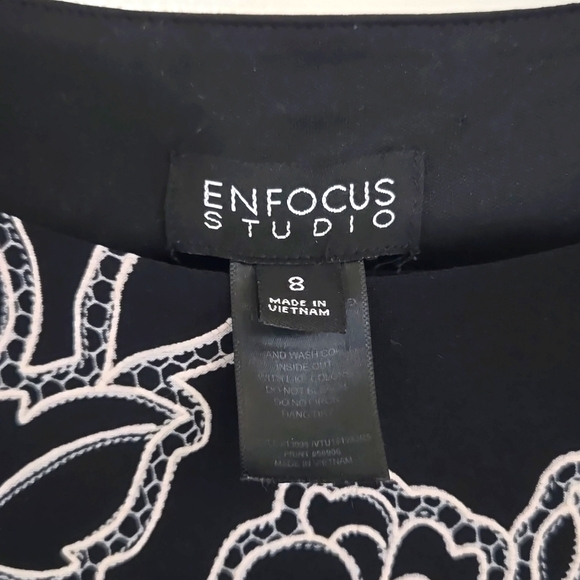 Dress - Picture 4 of 4